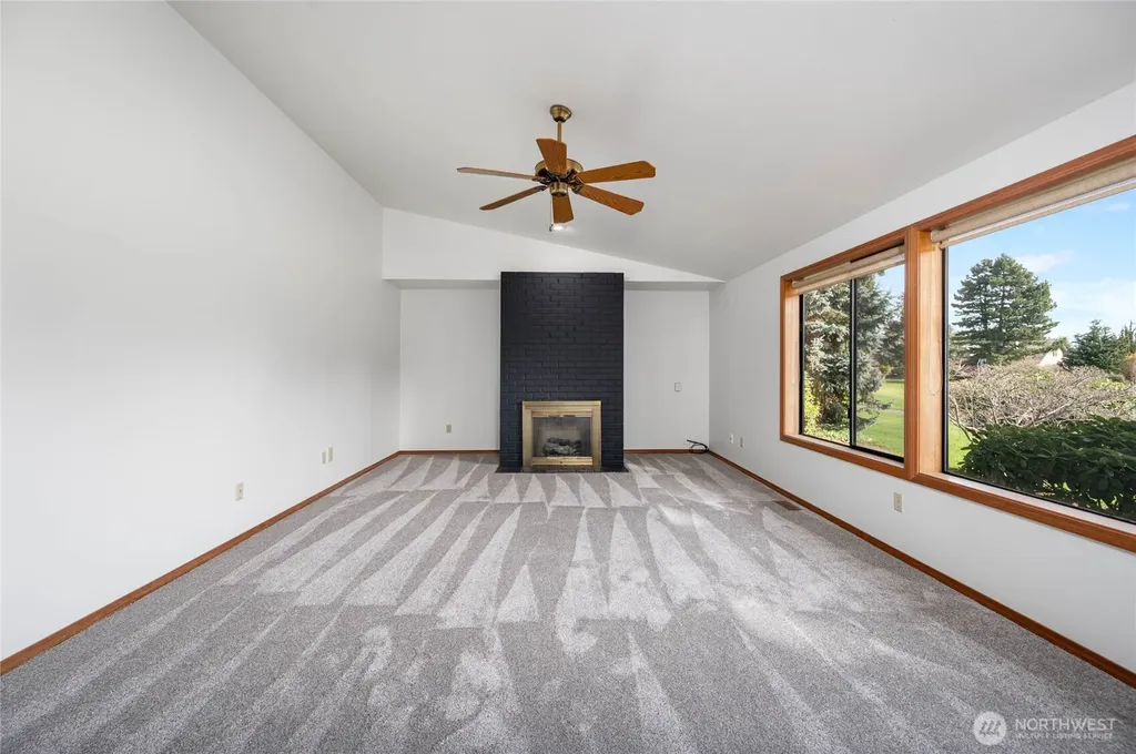 12371 Rainier Drive Burlington WA 98233