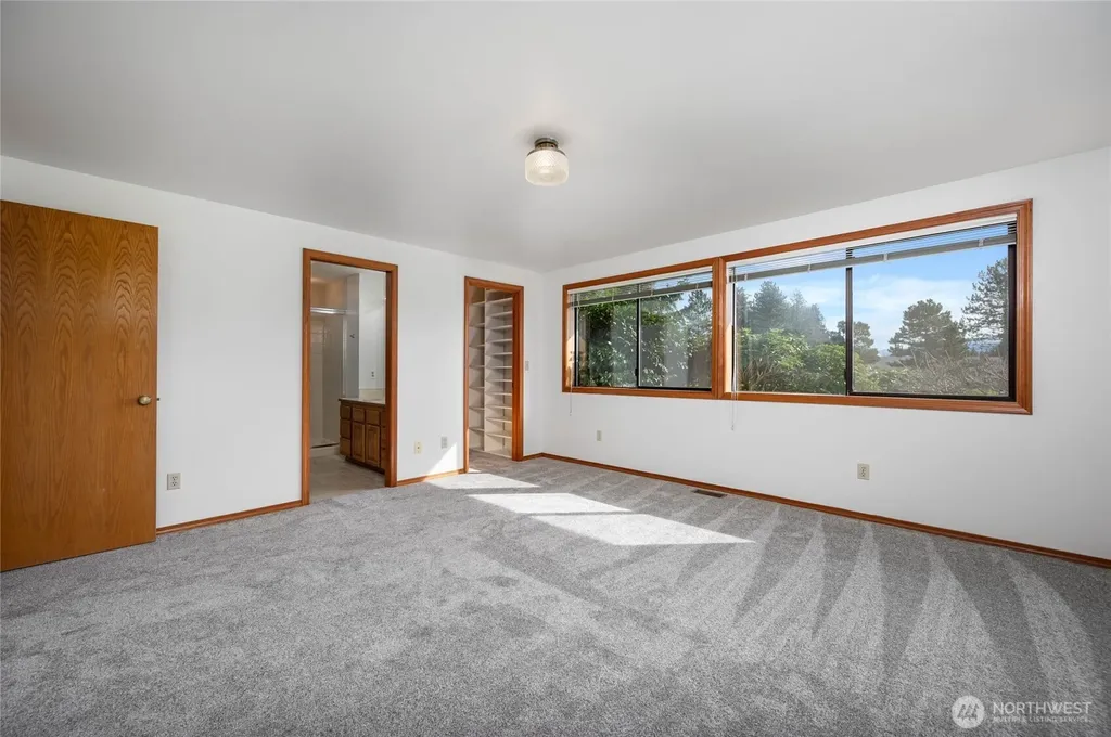 12371 Rainier Drive Burlington WA 98233