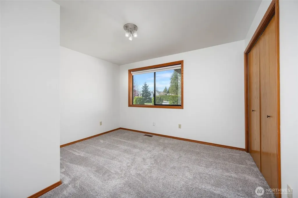 12371 Rainier Drive Burlington WA 98233