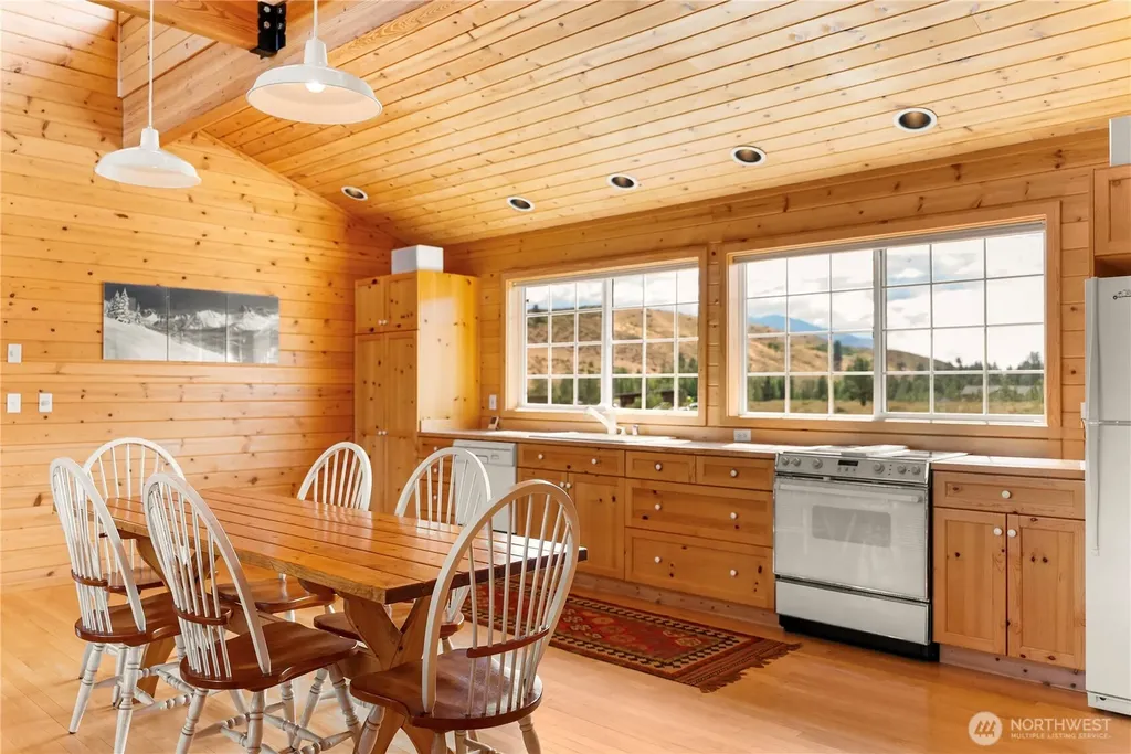 7 Arrowhead Road Winthrop WA 98862