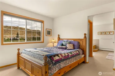 7 Arrowhead Road Winthrop WA 98862