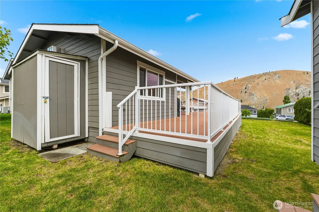 400 W Emerson Drive Orondo WA 98843
