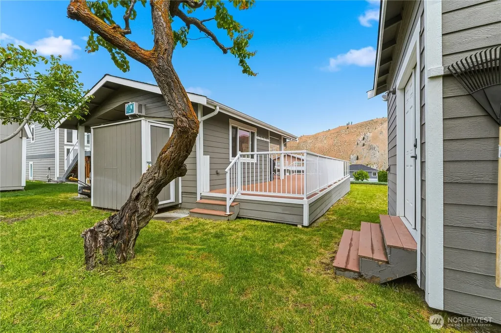 400 W Emerson Drive Orondo WA 98843