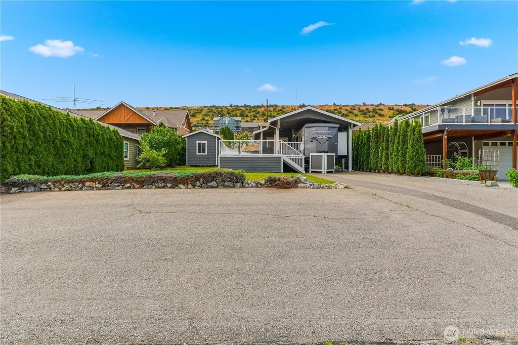 400 W Emerson Drive Orondo WA 98843