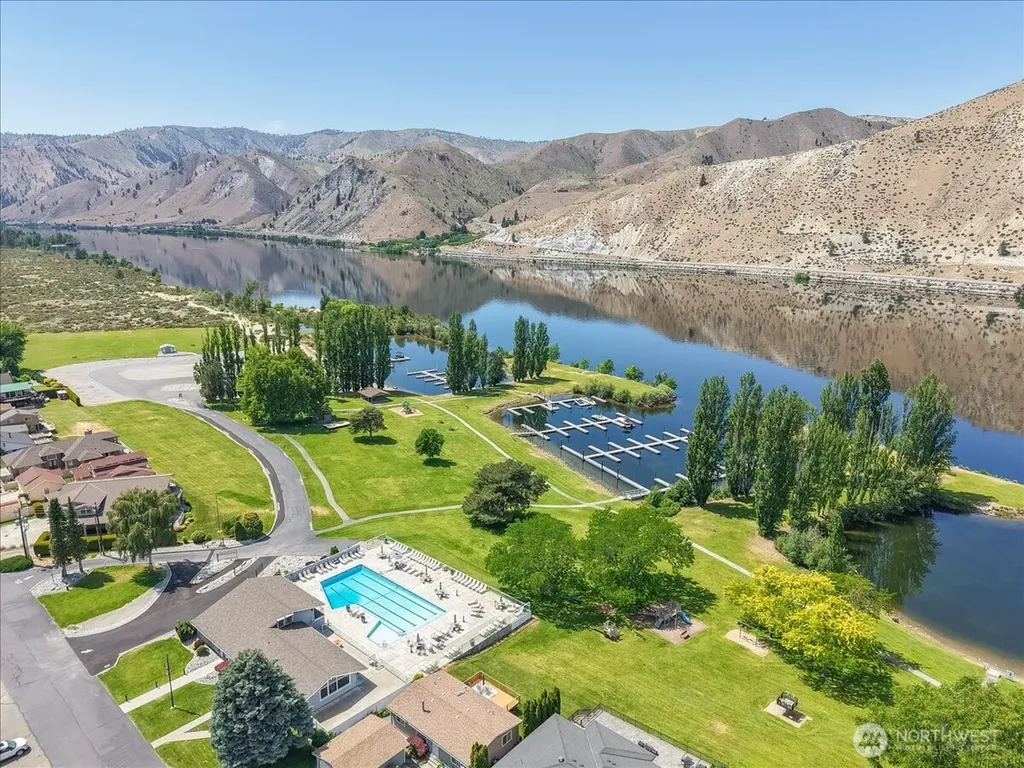 400 W Emerson Drive Orondo WA 98843