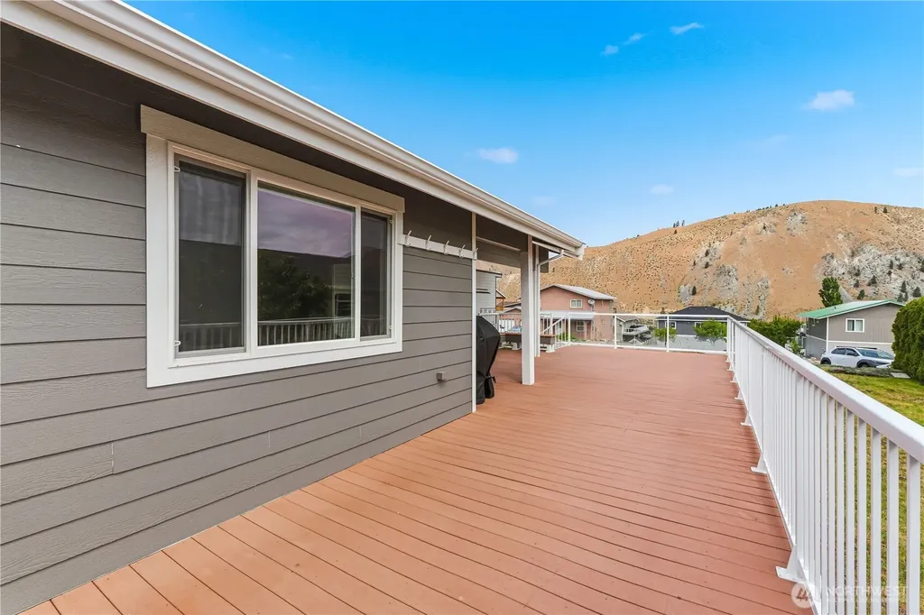 400 W Emerson Drive Orondo WA 98843