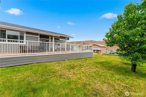 400 W Emerson Drive Orondo WA 98843