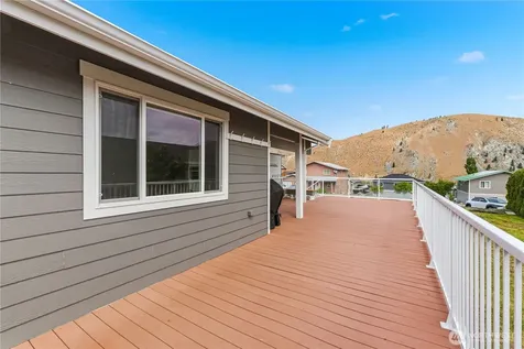 400 W Emerson Drive Orondo WA 98843