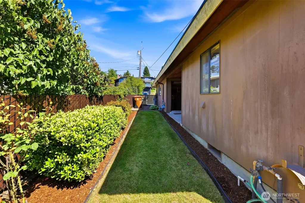 1874 Lenore Drive Tacoma WA 98406