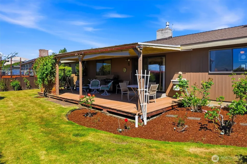 1874 Lenore Drive Tacoma WA 98406