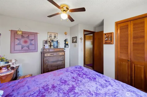1874 Lenore Drive Tacoma WA 98406