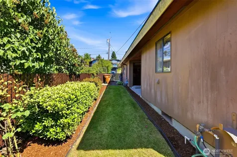 1874 Lenore Drive Tacoma WA 98406