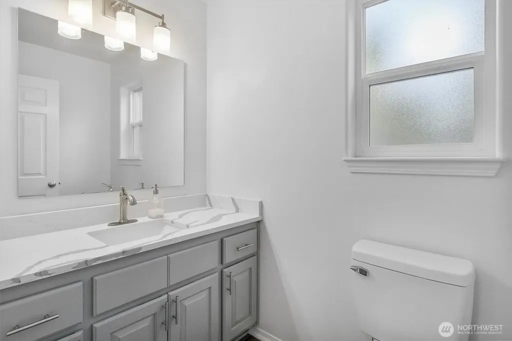 705 Finley Lane La Conner WA 98257