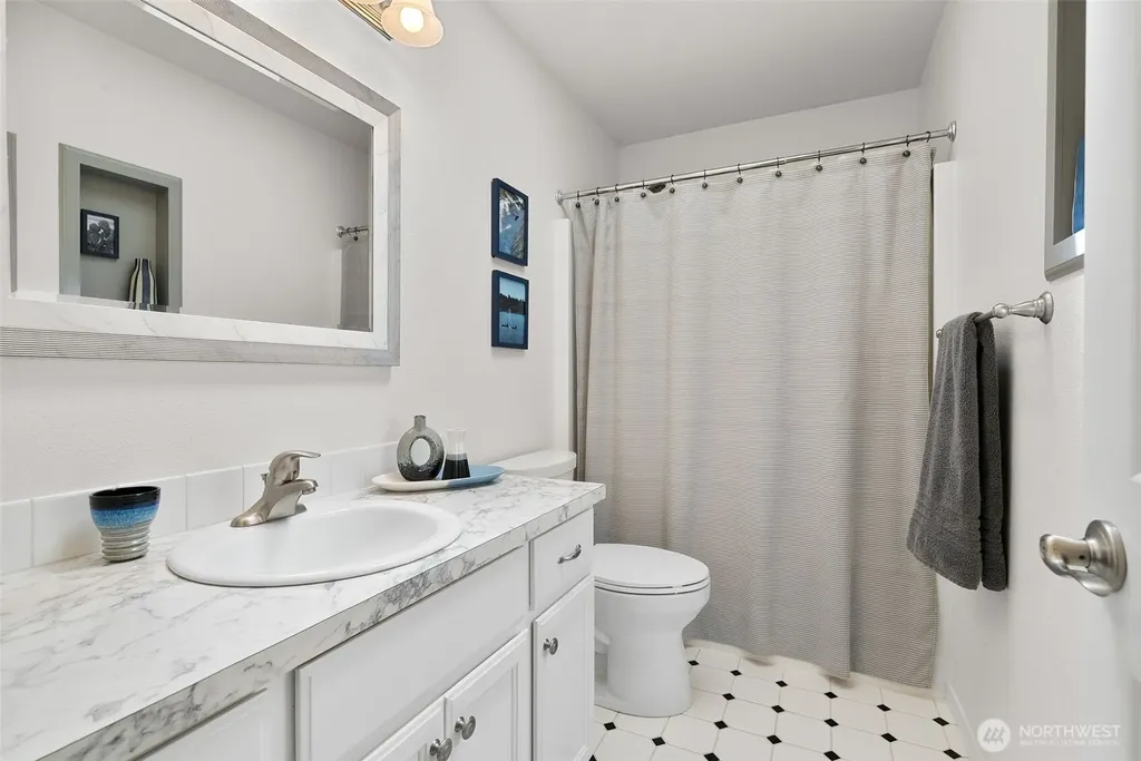 6205 Karat Court SW Tumwater WA 98512