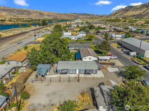 3906 Malaga Avenue Malaga WA 98828