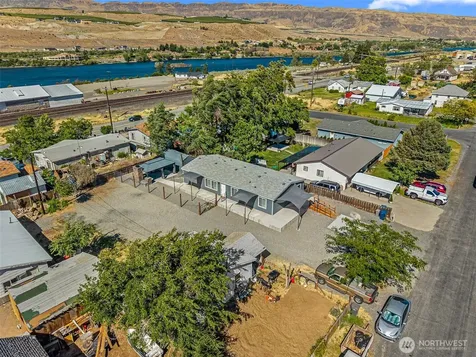 3906 Malaga Avenue Malaga WA 98828