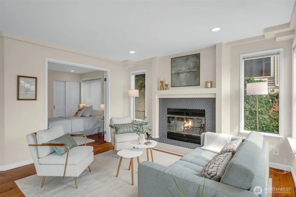 1011 5th Avenue N Seattle WA 98109