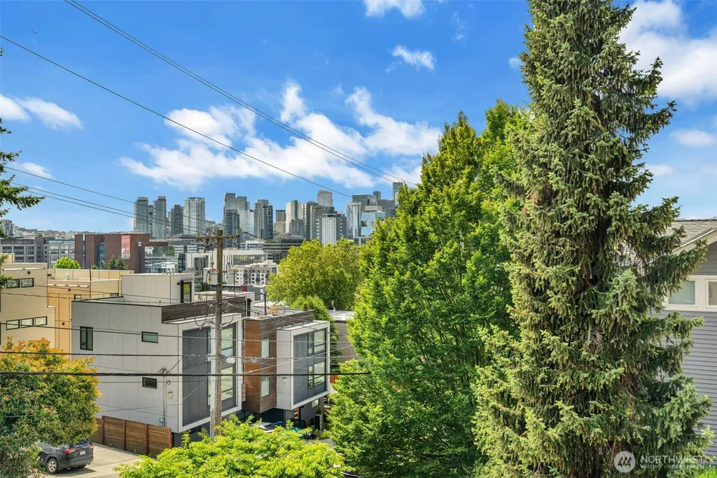 1011 5th Avenue N Seattle WA 98109