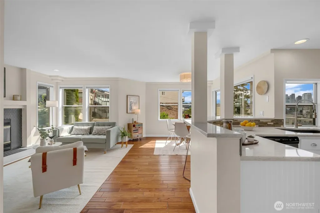 1011 5th Avenue N Seattle WA 98109
