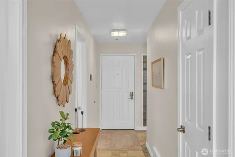1011 5th Avenue N Seattle WA 98109