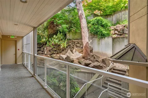 1011 5th Avenue N Seattle WA 98109