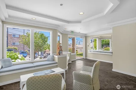 1011 5th Avenue N Seattle WA 98109