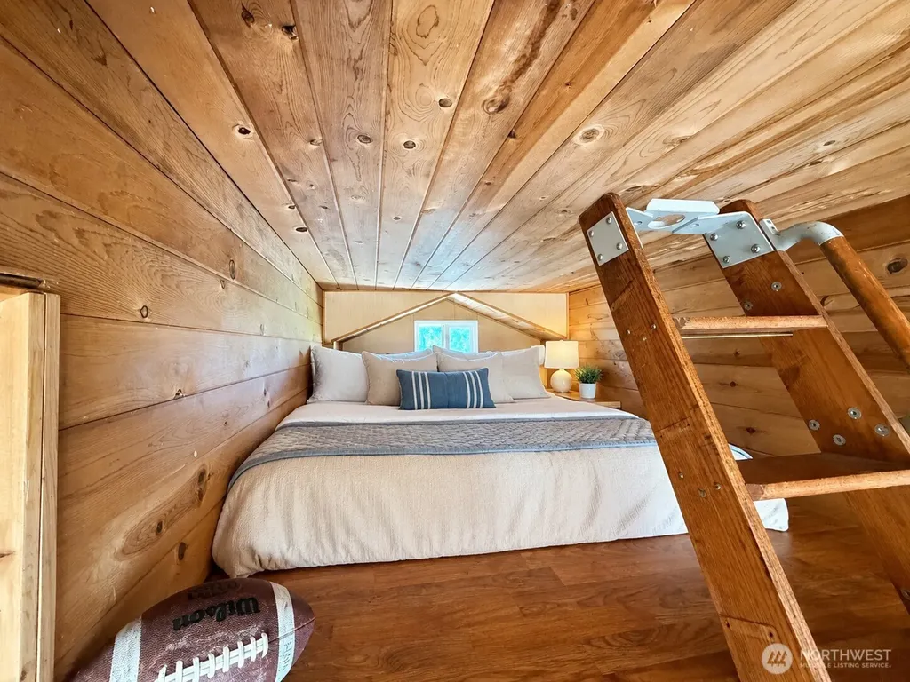 2 S Pilchuck Avenue Hat Island WA 98206