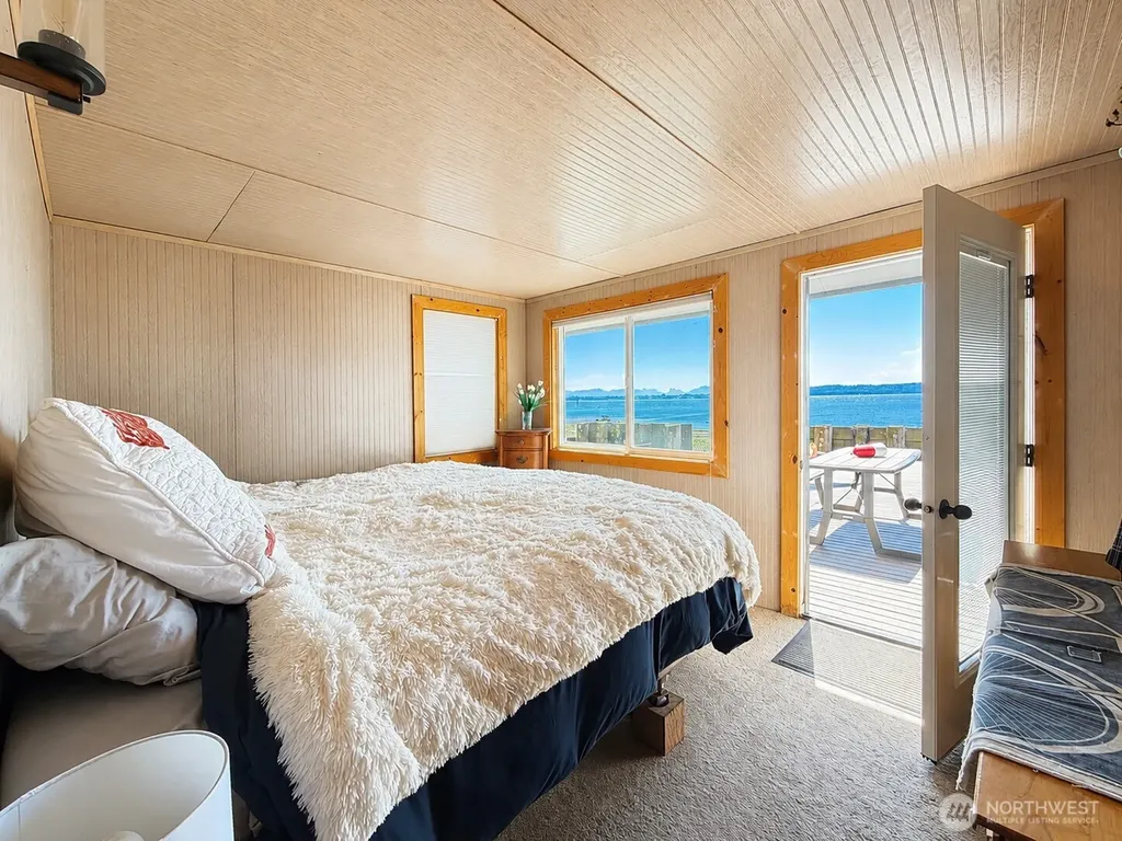 2 S Pilchuck Avenue Hat Island WA 98206