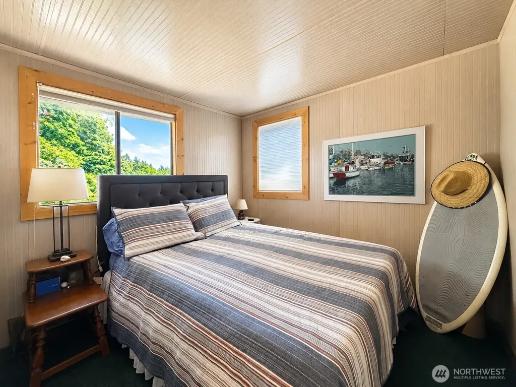 2 S Pilchuck Avenue Hat Island WA 98206