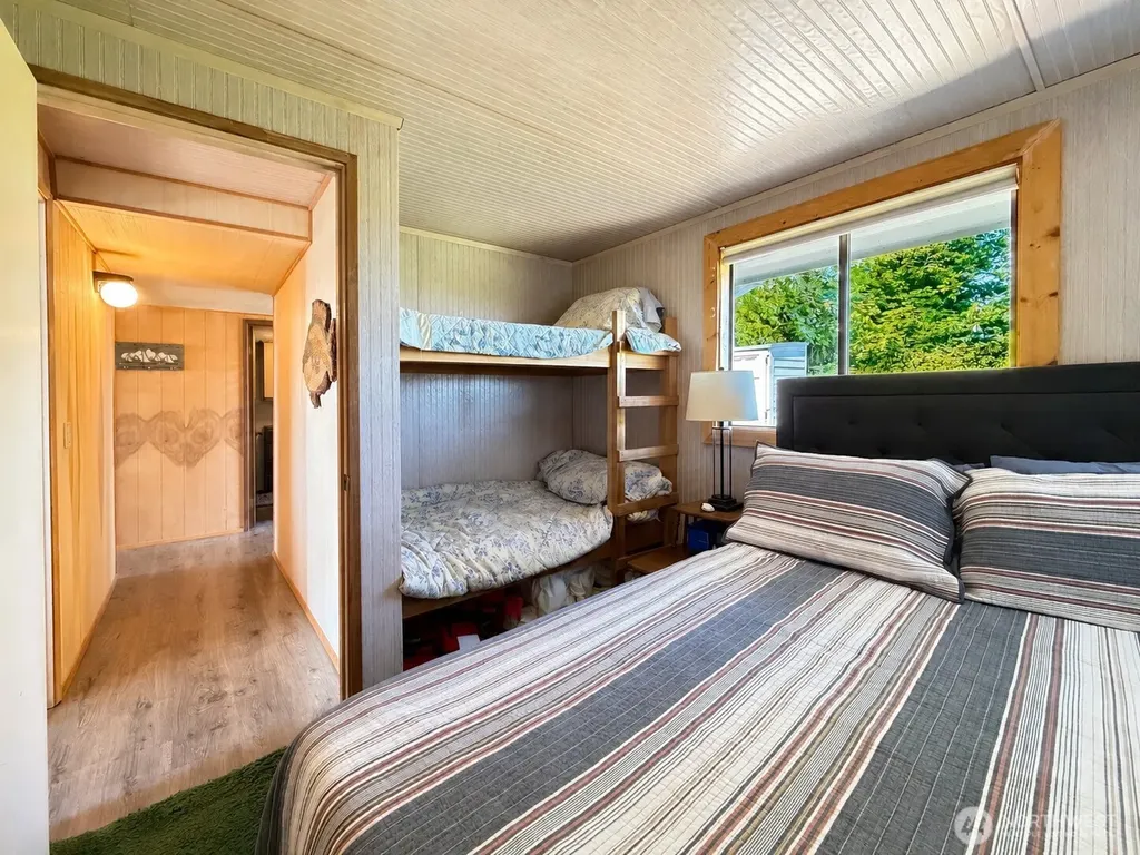 2 S Pilchuck Avenue Hat Island WA 98206