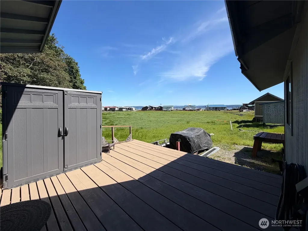 2 S Pilchuck Avenue Hat Island WA 98206