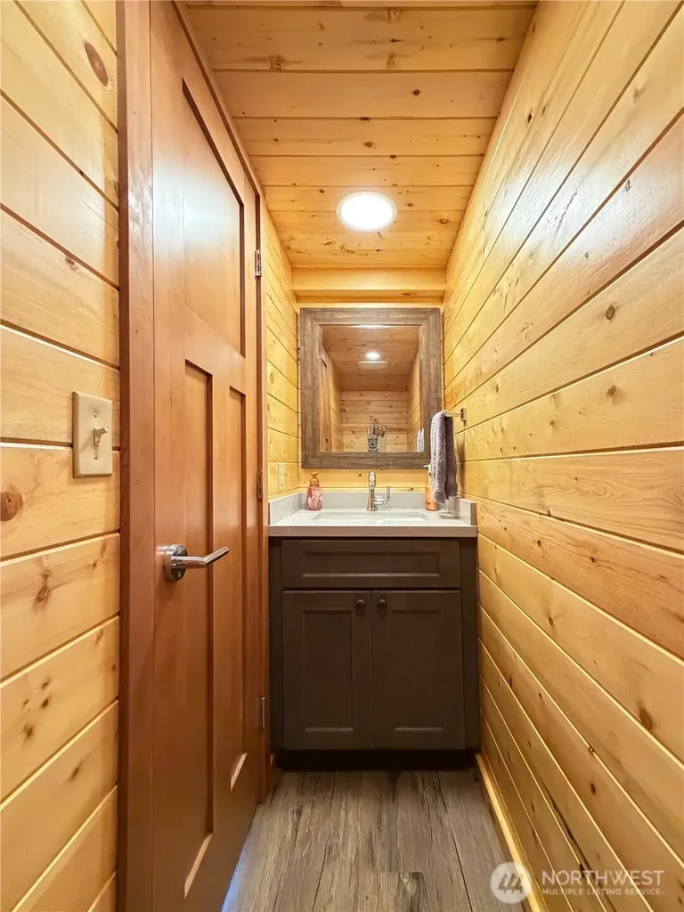2 S Pilchuck Avenue Hat Island WA 98206