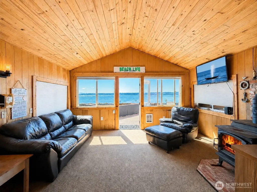 2 S Pilchuck Avenue Hat Island WA 98206