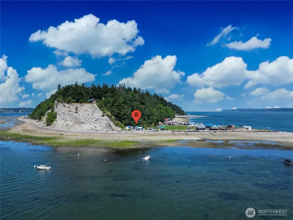 2 S Pilchuck Avenue Hat Island WA 98206