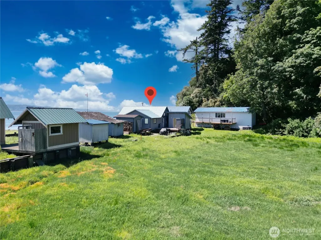 2 S Pilchuck Avenue Hat Island WA 98206