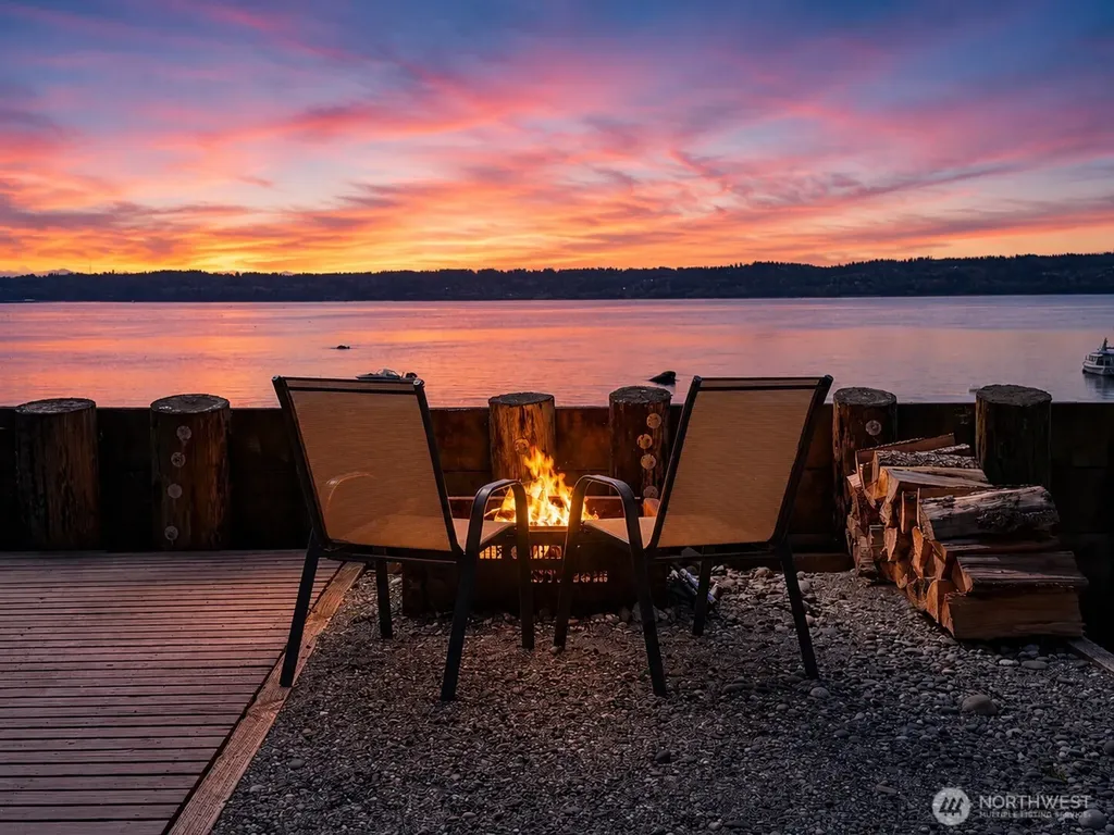 2 S Pilchuck Avenue Hat Island WA 98206