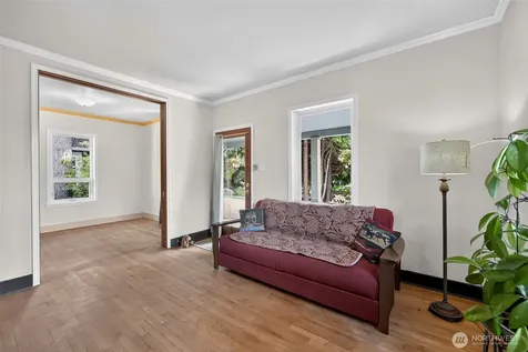 8045 26th Avenue NW Seattle WA 98117