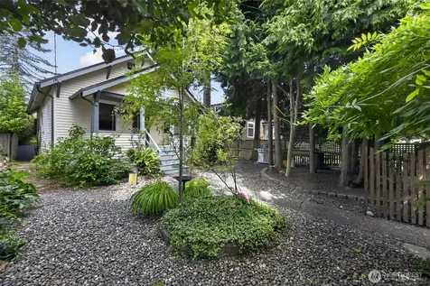 8045 26th Avenue NW Seattle WA 98117