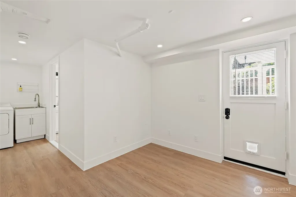 611 N 143rd Street Seattle WA 98133