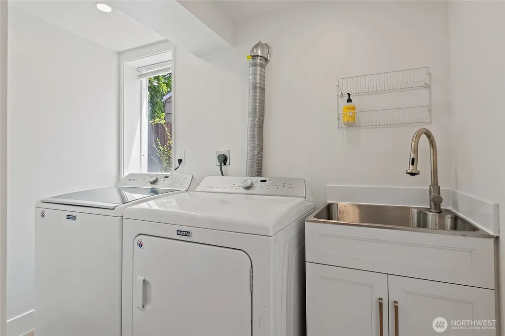 611 N 143rd Street Seattle WA 98133