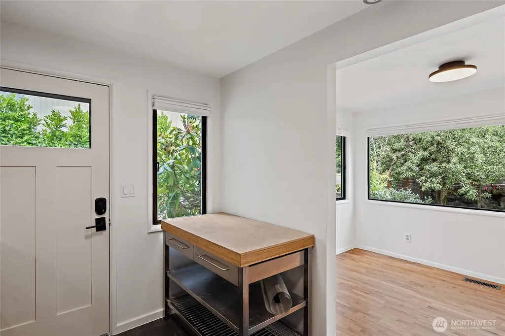 611 N 143rd Street Seattle WA 98133