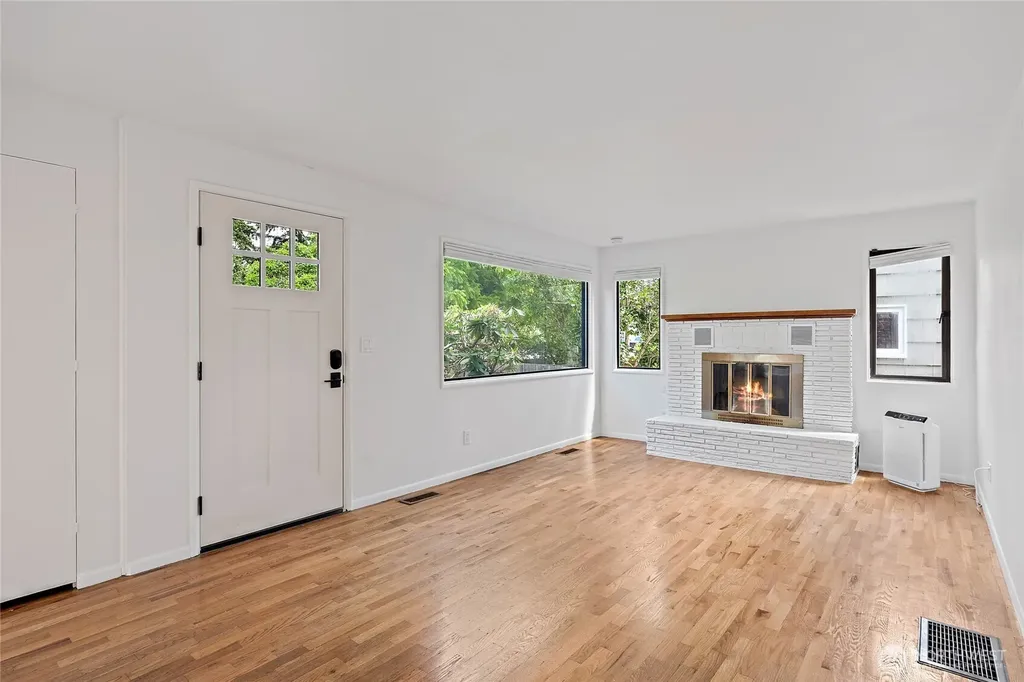 611 N 143rd Street Seattle WA 98133