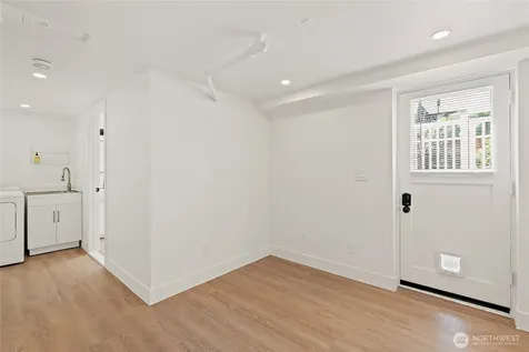 611 N 143rd Street Seattle WA 98133