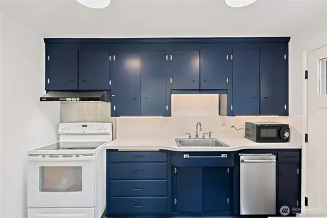 611 N 143rd Street Seattle WA 98133