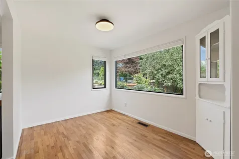 611 N 143rd Street Seattle WA 98133