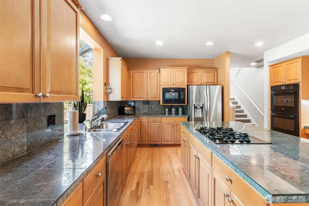 26810 SE 9th Way Sammamish WA 98075