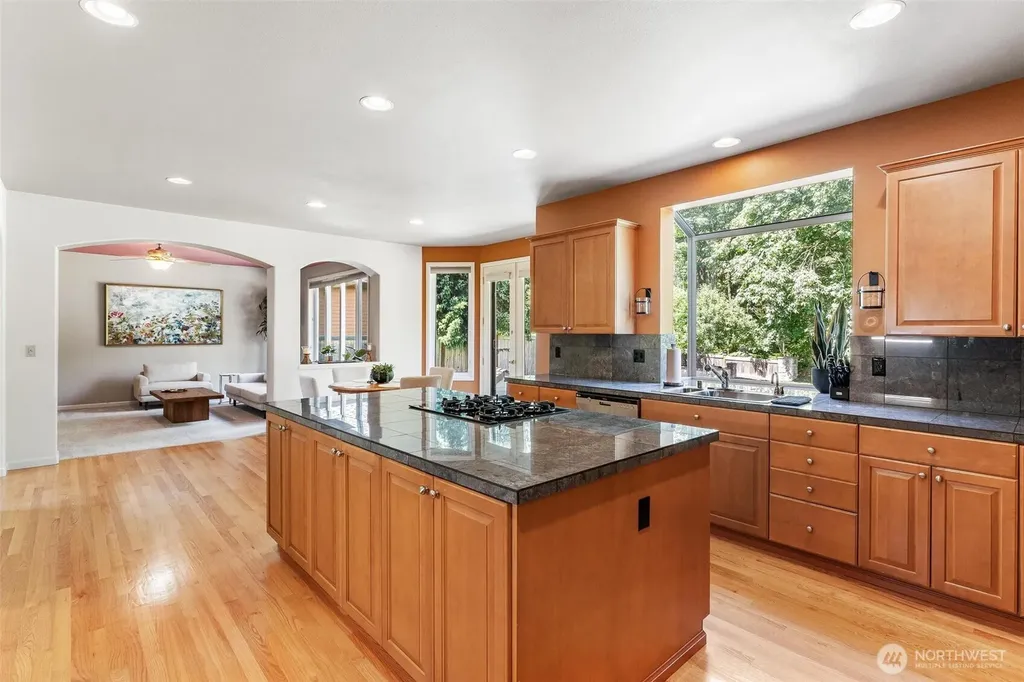 26810 SE 9th Way Sammamish WA 98075