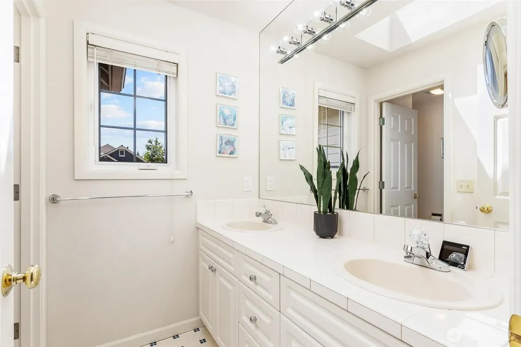 26810 SE 9th Way Sammamish WA 98075