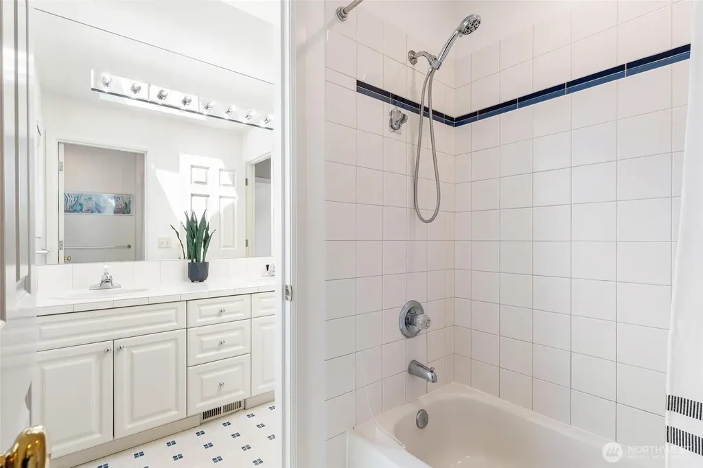 26810 SE 9th Way Sammamish WA 98075