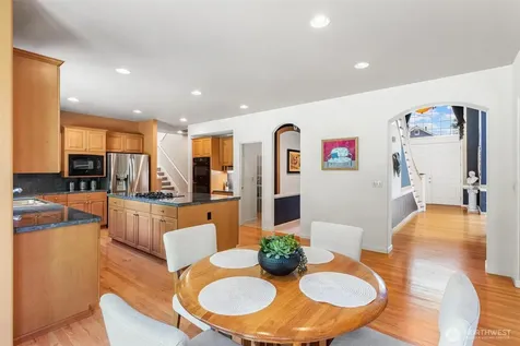26810 SE 9th Way Sammamish WA 98075